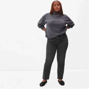Everlane The Curvy Cheeky Straight Leg Jeans in Washed Black, Size 32